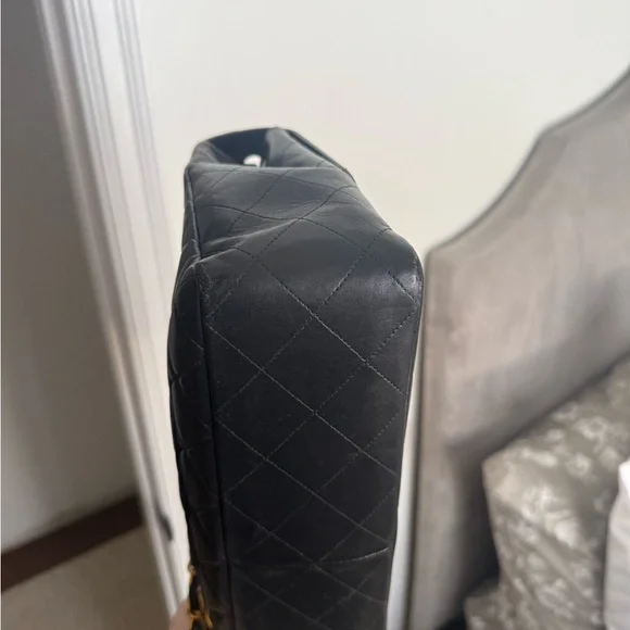 Vintage Chanel Jumbo Single Flap - Picture 5 of 9